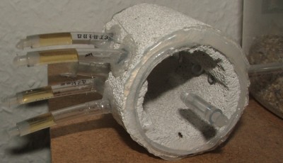 20 23.04.2011 a Futterstation in Betrieb 1.JPG