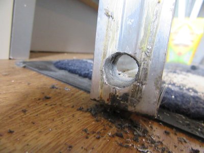 Loch Seite für Befeuchtung Seramis / IMG_0454.JPG IMG_0454.JPG